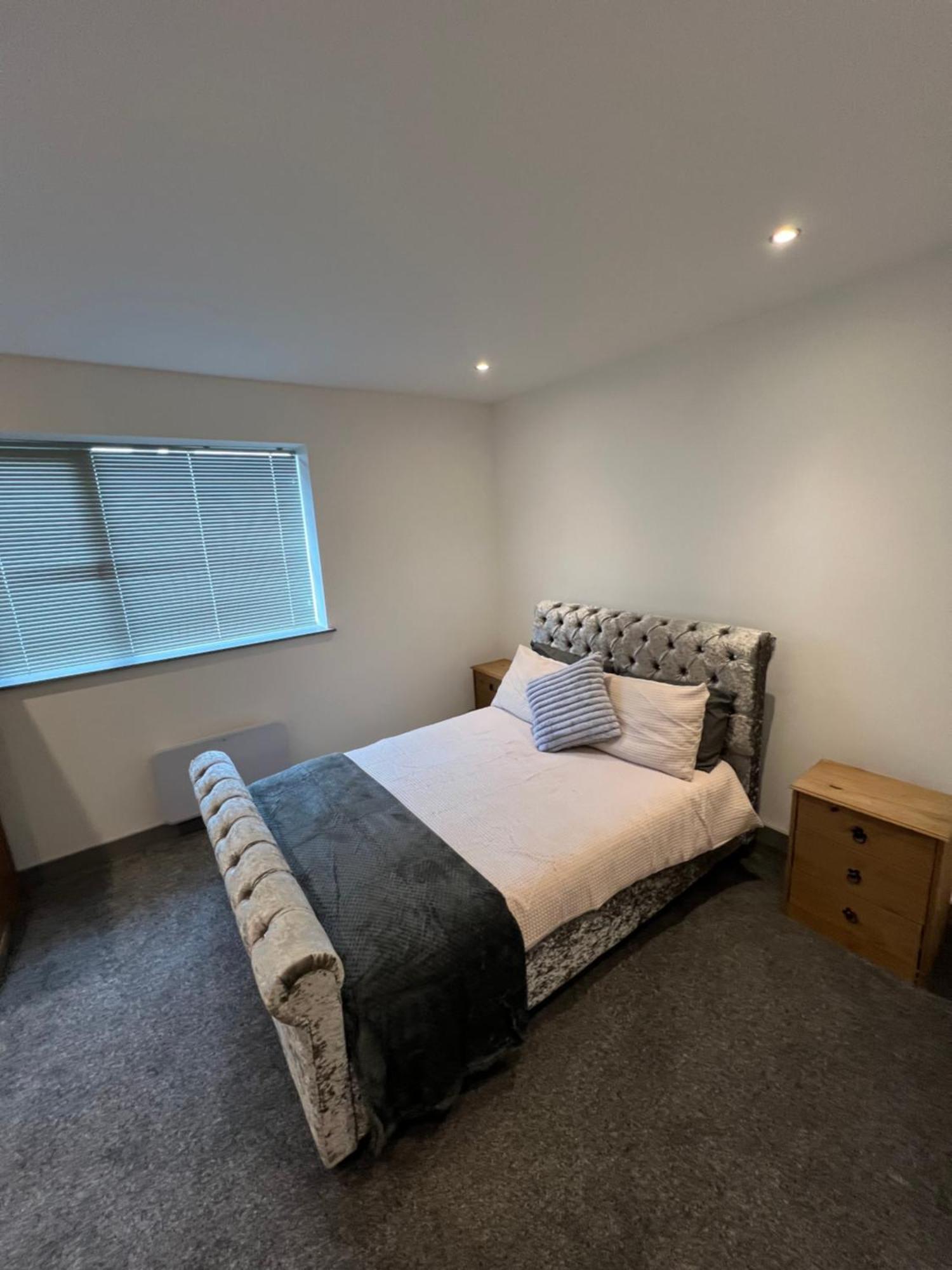 Cosy Modern Apartment วอร์ริงตัน ภายนอก รูปภาพ