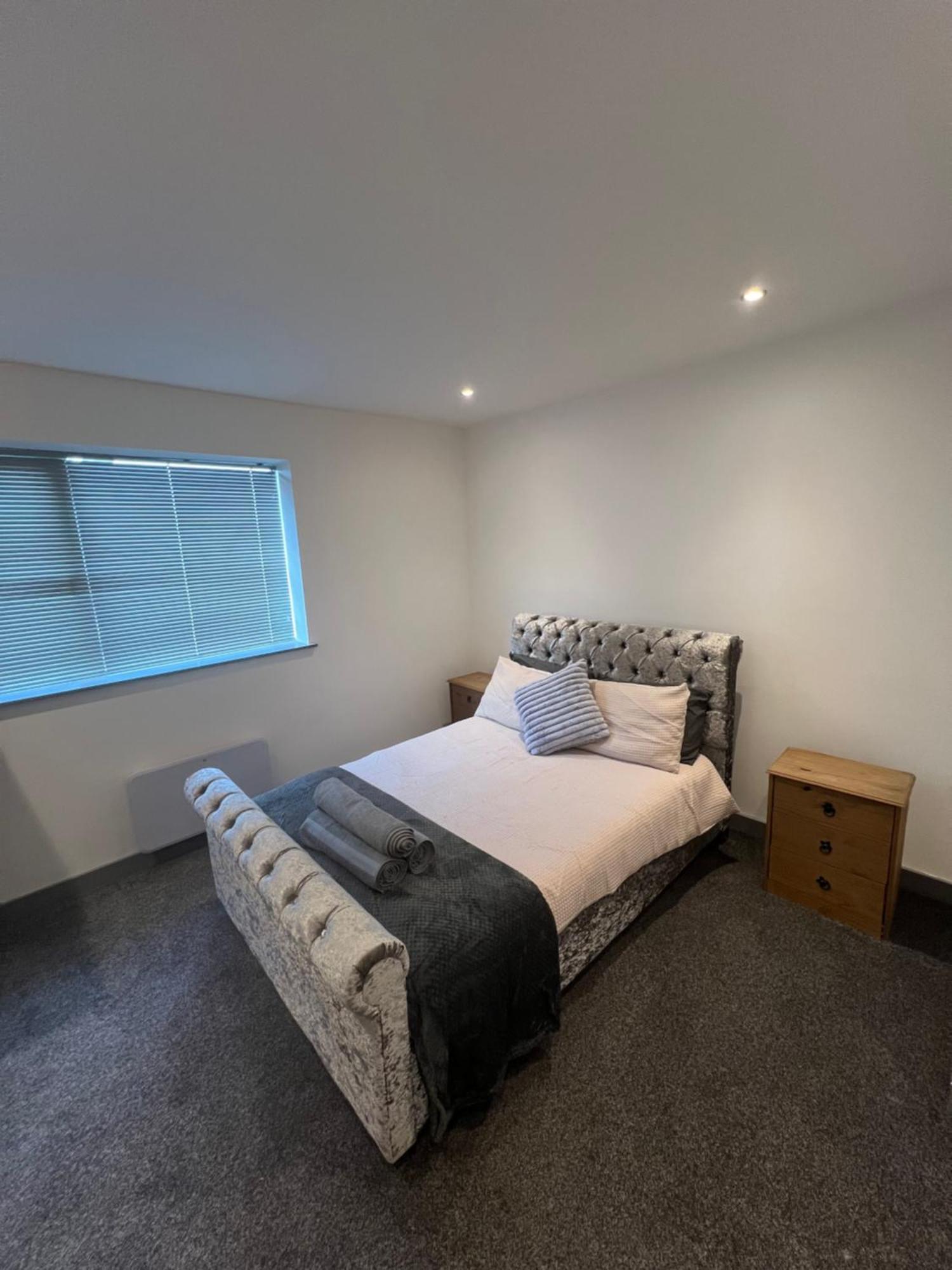 Cosy Modern Apartment วอร์ริงตัน ภายนอก รูปภาพ
